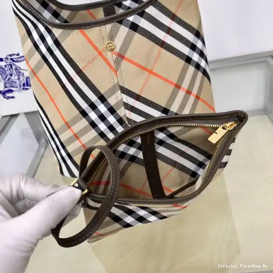 Official FirstBag Ru Small Check BURBERRY Shoulder Bag 0611